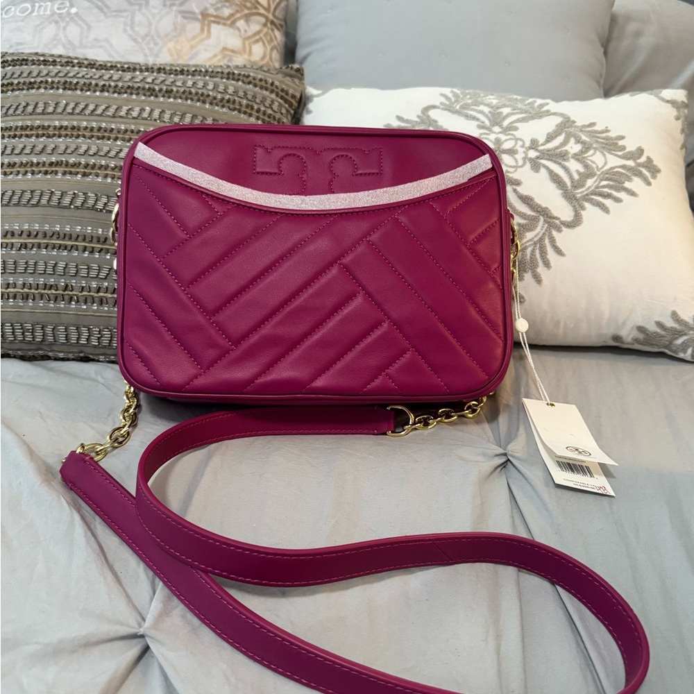Alexa Stitch Camera Bag in Party Fuschia